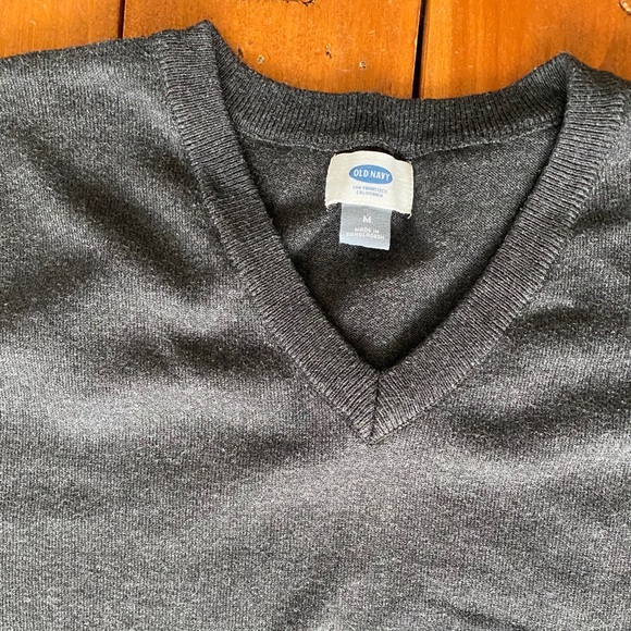 Old Navy V-Neck Casual Sweater - Picture 2 of 9